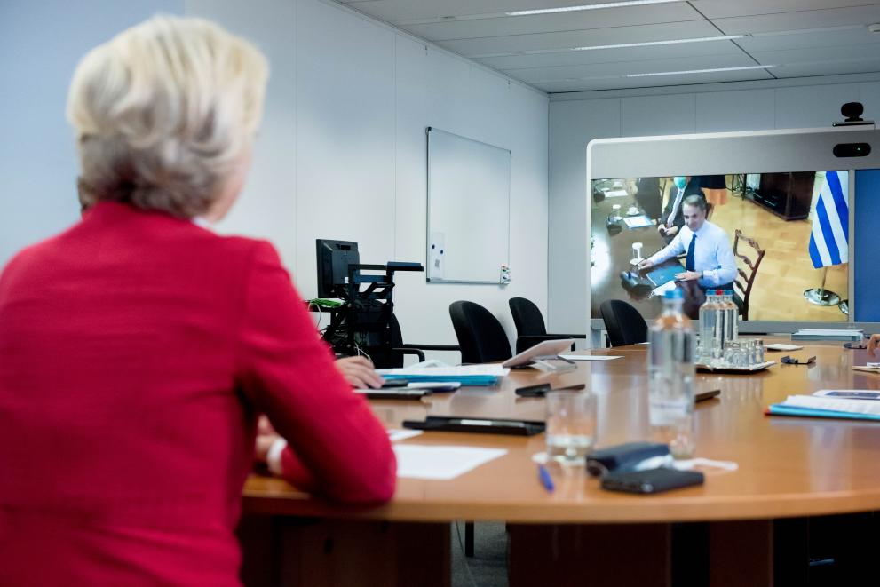 President von der Leyen and Greek Prime Minister Mitsotakis, discussing the migrant situation in Greece and the Task Force Migration Management via videoconference, 8 October 2020