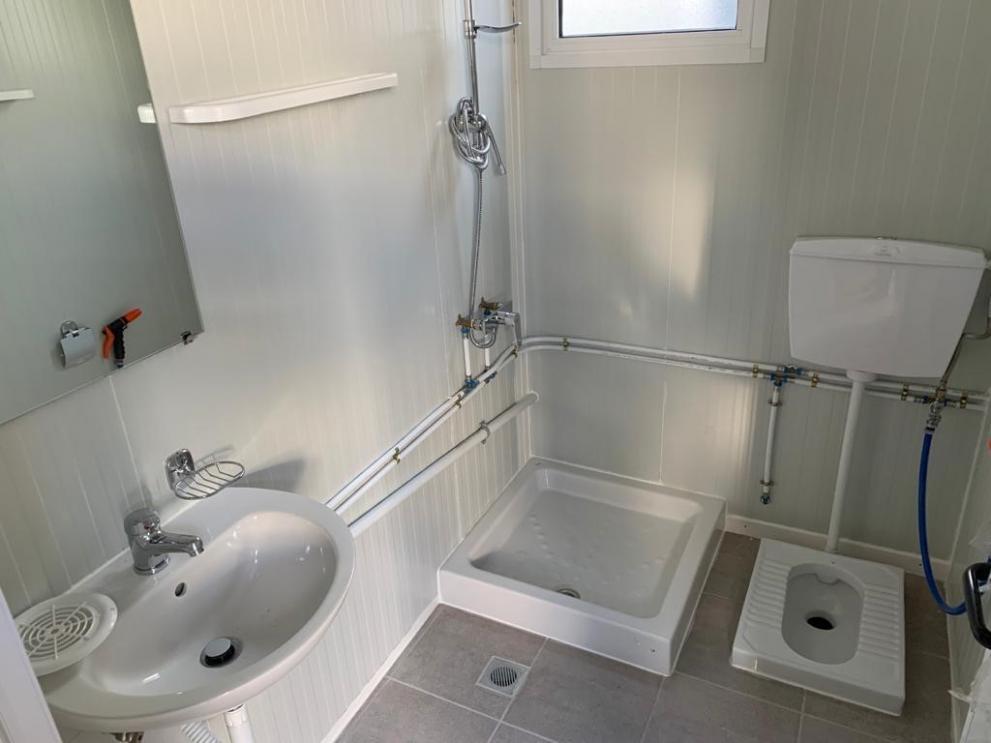 Samos – shower & toilet facilities, August 2021