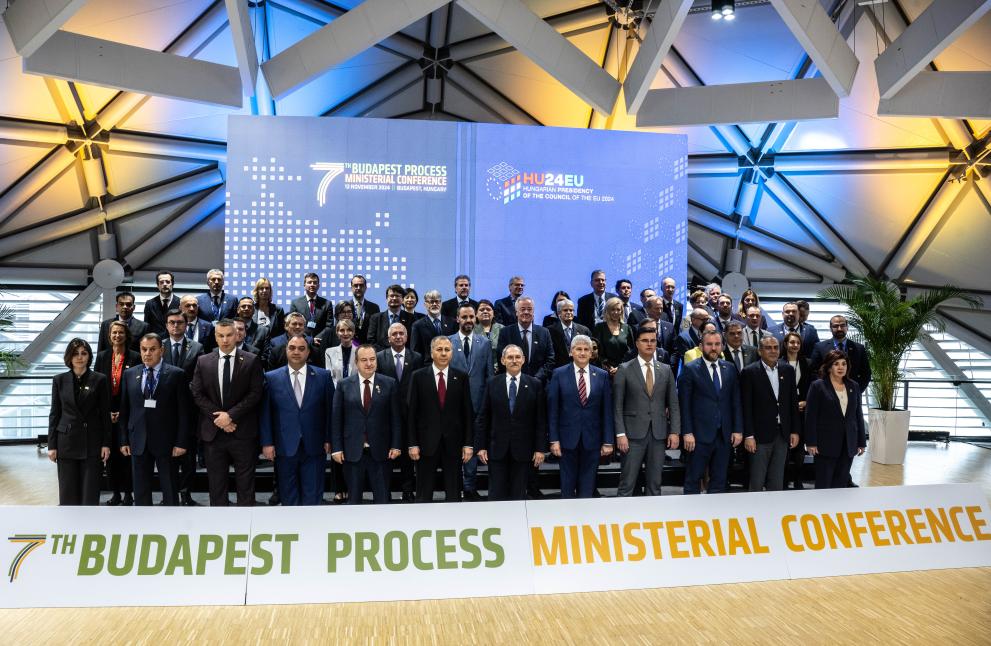 Group photo of all participants at the 7th Budapest Process Ministerial Conference