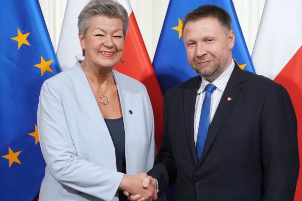 Commissioner Johansson with Polish minister of the Interior, Marcin Kierwinski.